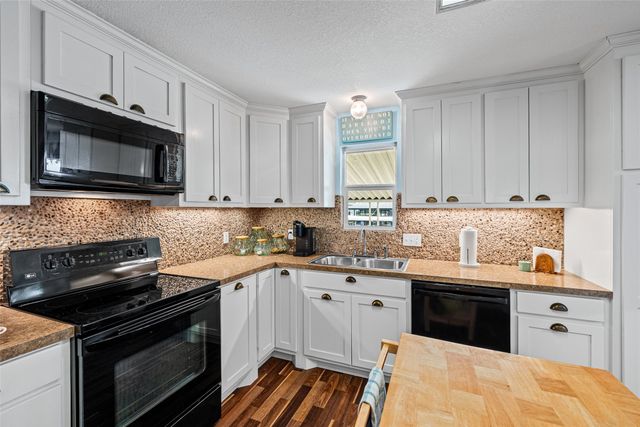 4517 Wildwood Circle, Granbury, TX 76049