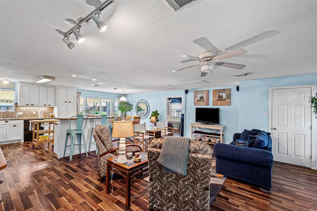 4517 Wildwood Circle, Granbury, TX 76049