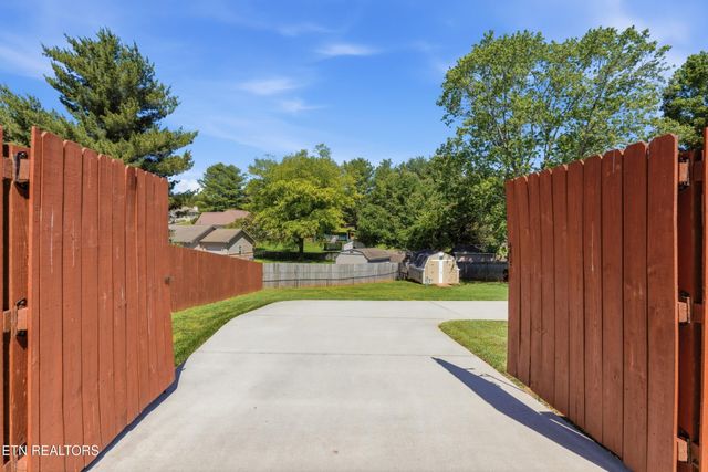 315 Silo Drive, Lenoir City, TN 37772