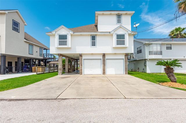 70 Tarpon Street, Bayou Vista, TX 77563