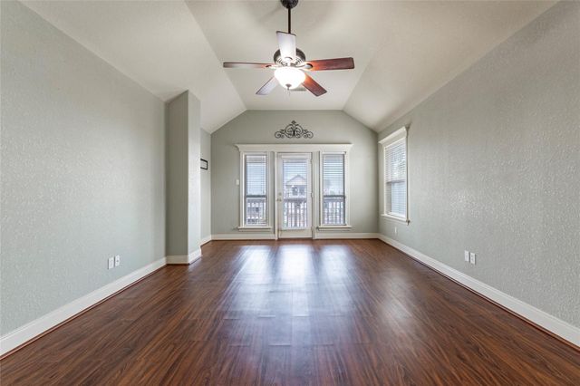 70 Tarpon Street, Bayou Vista, TX 77563