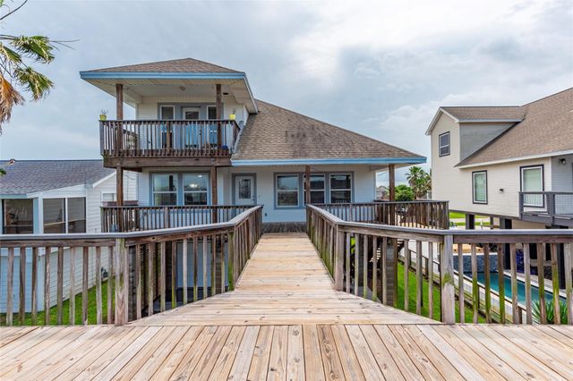 70 Tarpon Street, Bayou Vista, TX 77563