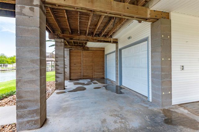 70 Tarpon Street, Bayou Vista, TX 77563