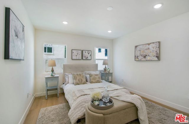 1129 S Citrus Avenue, Los Angeles, CA 90019