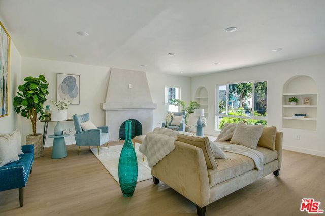 1129 S Citrus Avenue, Los Angeles, CA 90019