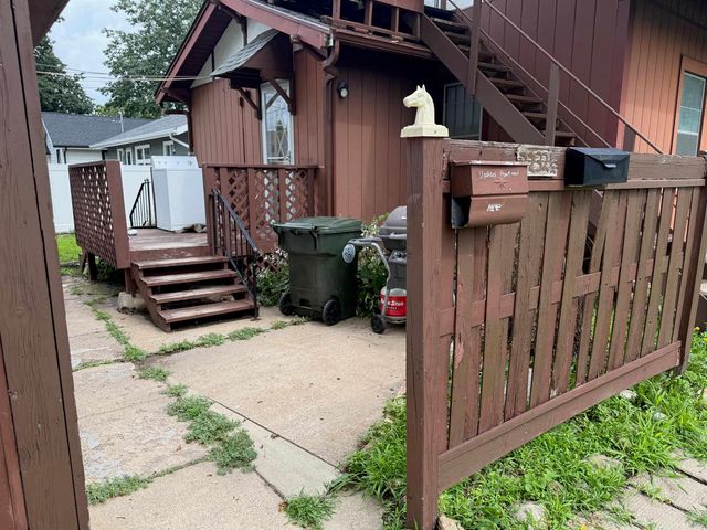 2232 W 3rd Street, Waterloo, IA 50702