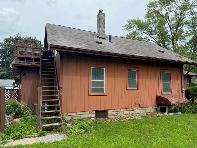 2232 W 3rd Street, Waterloo, IA 50702