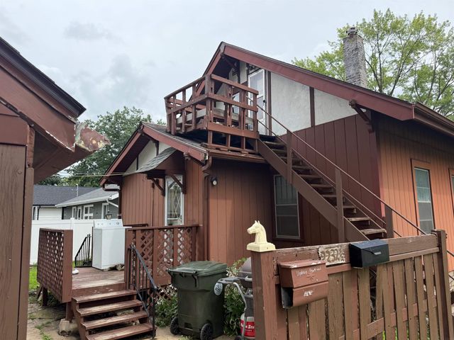 2232 W 3rd Street, Waterloo, IA 50702