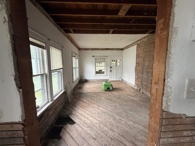2232 W 3rd Street, Waterloo, IA 50702