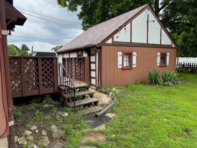 2232 W 3rd Street, Waterloo, IA 50702