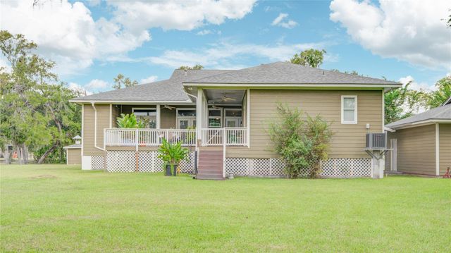108 Buffalo Trail, Lake Jackson, TX 77566