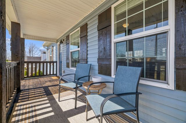 608 Skyview Dr, Ashland City, TN 37015