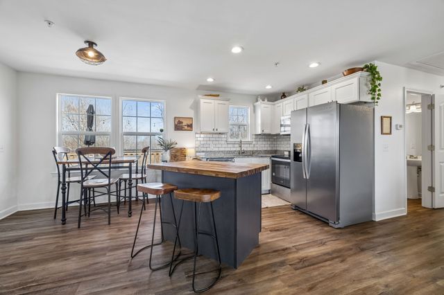 608 Skyview Dr, Ashland City, TN 37015