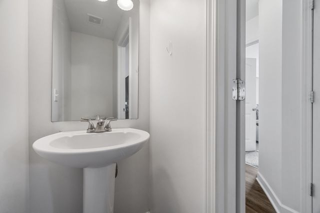 608 Skyview Dr, Ashland City, TN 37015