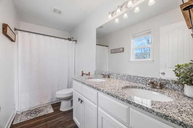 608 Skyview Dr, Ashland City, TN 37015