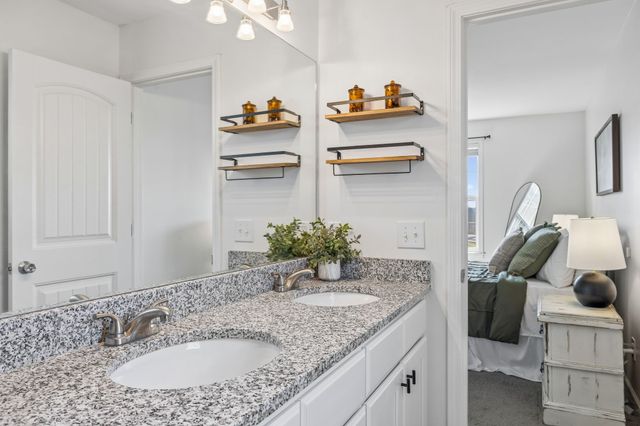 608 Skyview Dr, Ashland City, TN 37015