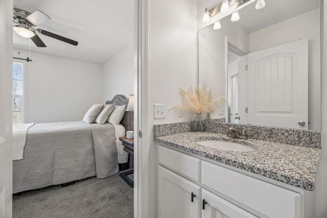 608 Skyview Dr, Ashland City, TN 37015