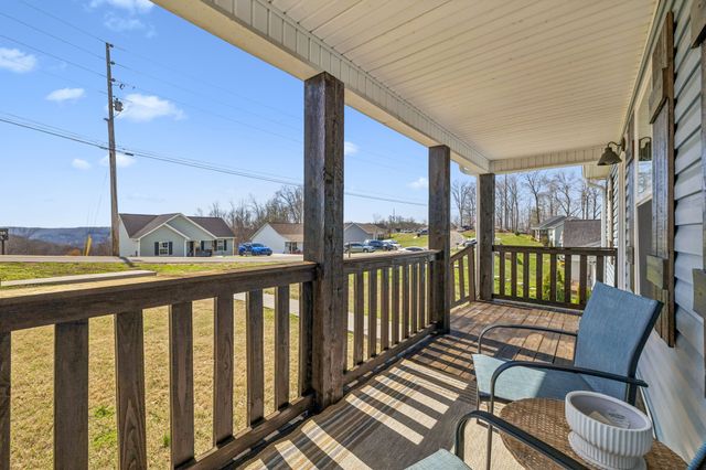 608 Skyview Dr, Ashland City, TN 37015
