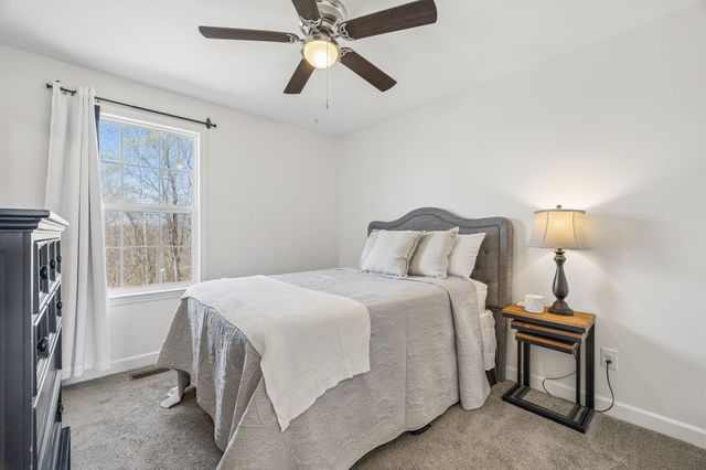 608 Skyview Dr, Ashland City, TN 37015