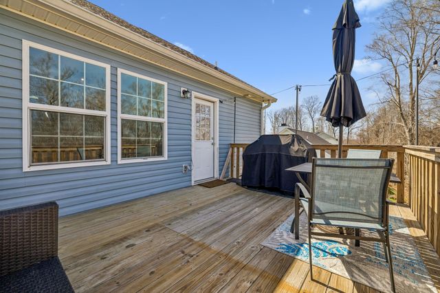 608 Skyview Dr, Ashland City, TN 37015