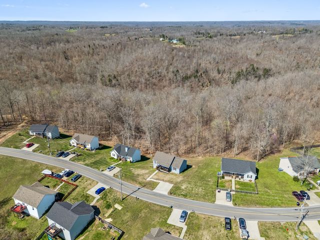 608 Skyview Dr, Ashland City, TN 37015