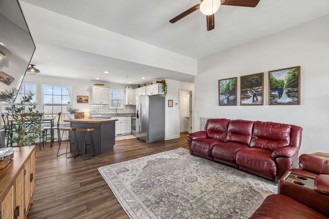 608 Skyview Dr, Ashland City, TN 37015