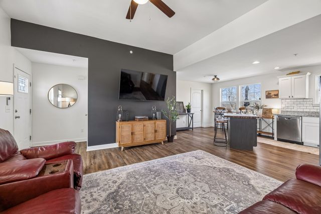 608 Skyview Dr, Ashland City, TN 37015