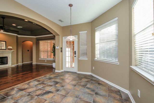 9203 Memorial Pines Way, Spring, TX 77379