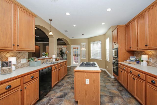 9203 Memorial Pines Way, Spring, TX 77379