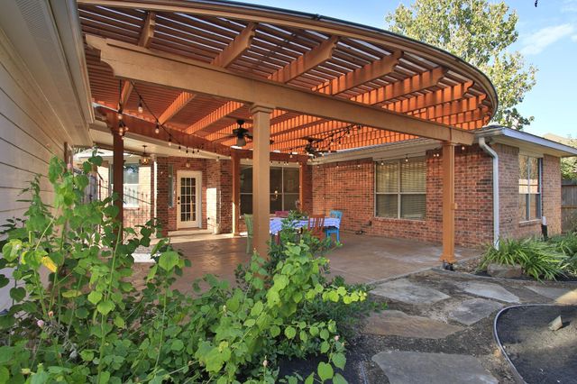 9203 Memorial Pines Way, Spring, TX 77379