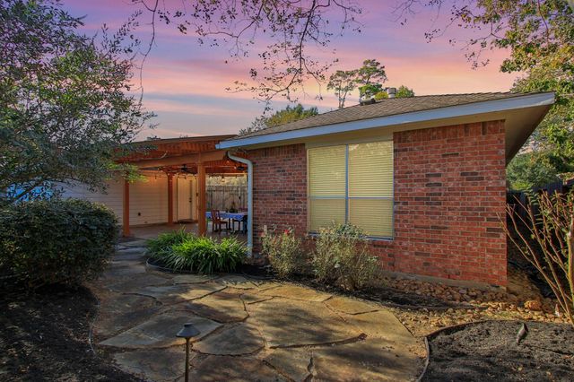 9203 Memorial Pines Way, Spring, TX 77379