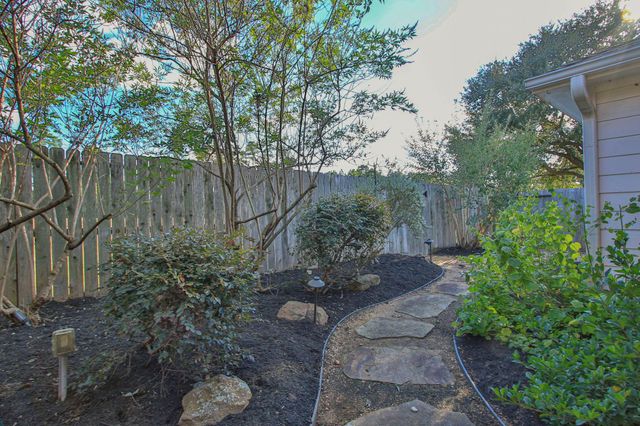 9203 Memorial Pines Way, Spring, TX 77379