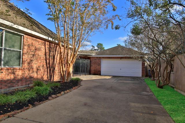 9203 Memorial Pines Way, Spring, TX 77379