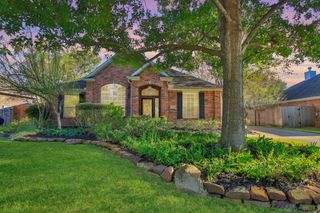 9203 Memorial Pines Way, Spring, TX 77379