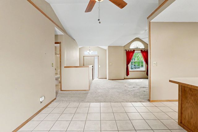 2929 N Parkwood Ct, Wichita, KS 67220