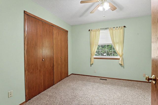 2929 N Parkwood Ct, Wichita, KS 67220