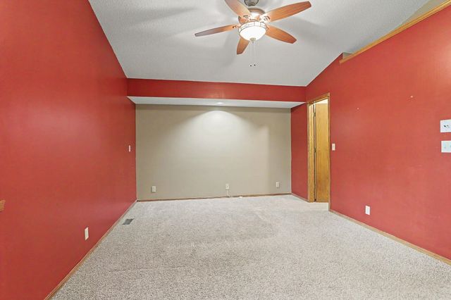 2929 N Parkwood Ct, Wichita, KS 67220