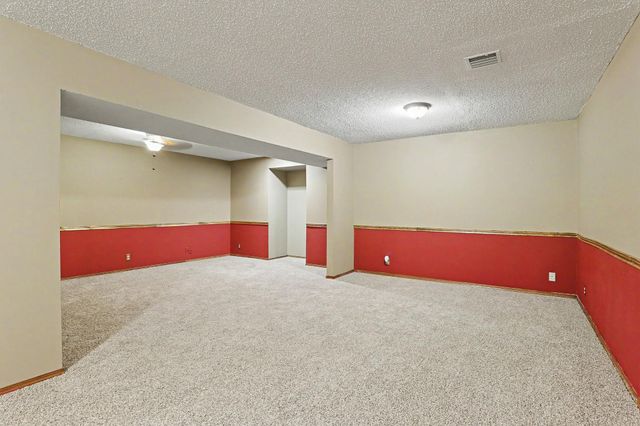 2929 N Parkwood Ct, Wichita, KS 67220