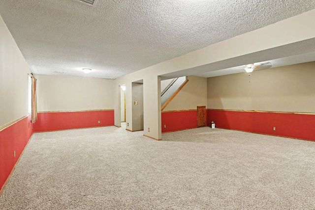 2929 N Parkwood Ct, Wichita, KS 67220