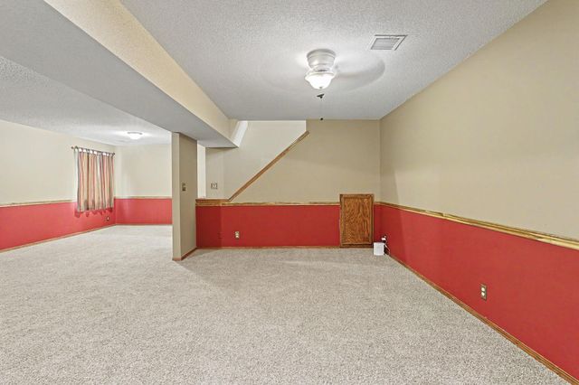 2929 N Parkwood Ct, Wichita, KS 67220