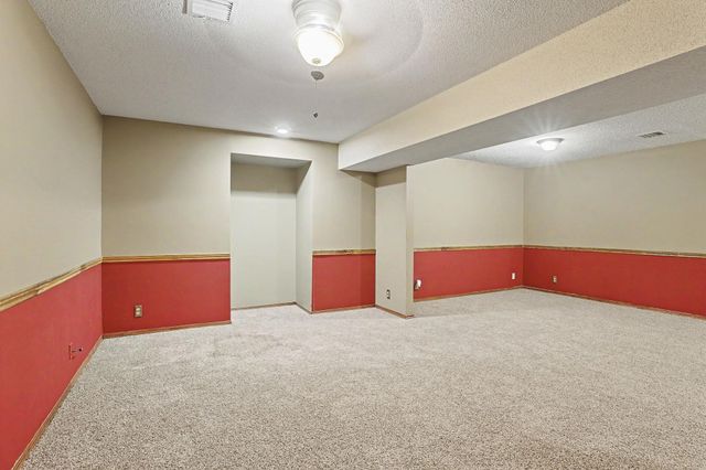 2929 N Parkwood Ct, Wichita, KS 67220