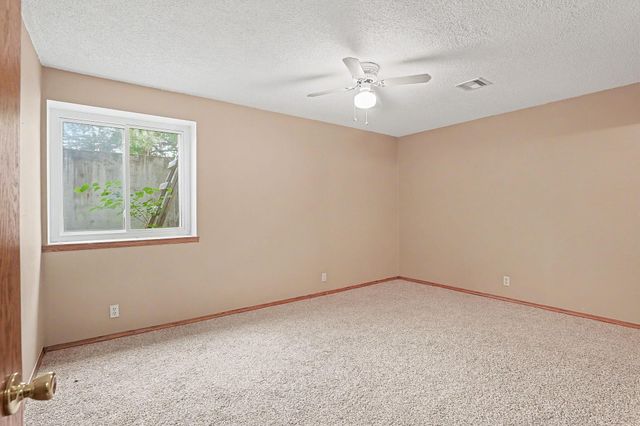 2929 N Parkwood Ct, Wichita, KS 67220