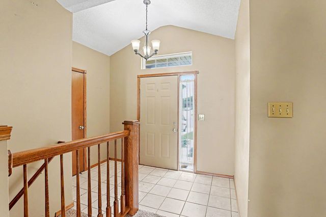 2929 N Parkwood Ct, Wichita, KS 67220