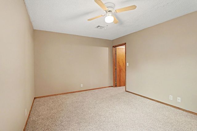 2929 N Parkwood Ct, Wichita, KS 67220