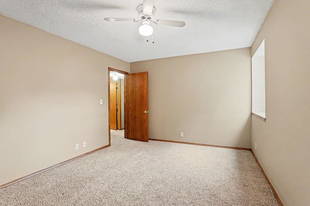 2929 N Parkwood Ct, Wichita, KS 67220
