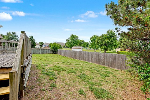 2929 N Parkwood Ct, Wichita, KS 67220