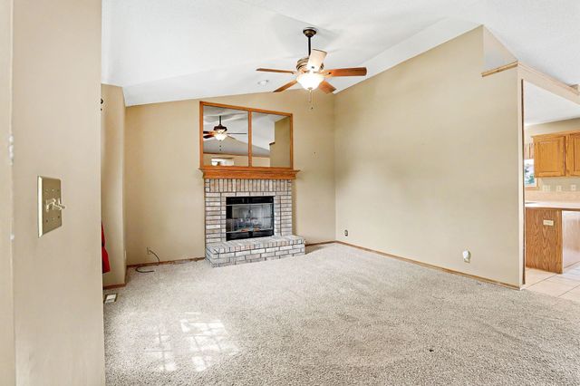 2929 N Parkwood Ct, Wichita, KS 67220