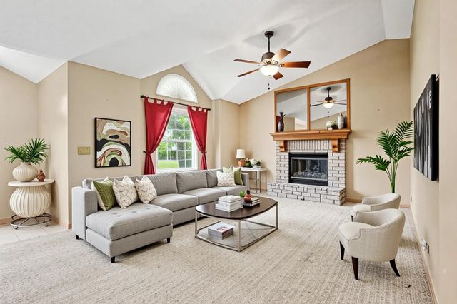 2929 N Parkwood Ct, Wichita, KS 67220