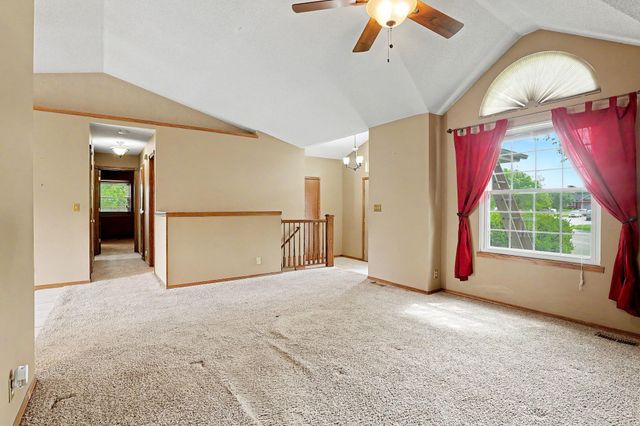2929 N Parkwood Ct, Wichita, KS 67220