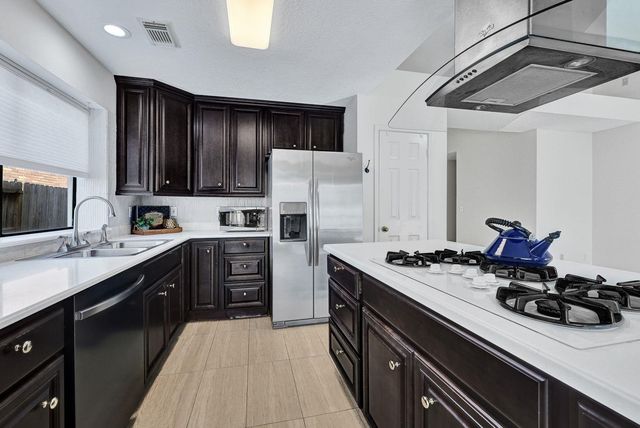 2109 Galleon Drive, League City, TX 77573